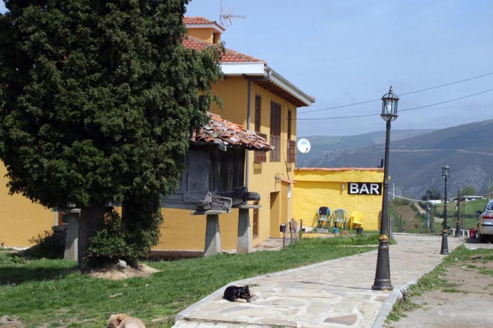 Casa Faruxo Hotel Cangas De Narcea Exterior photo